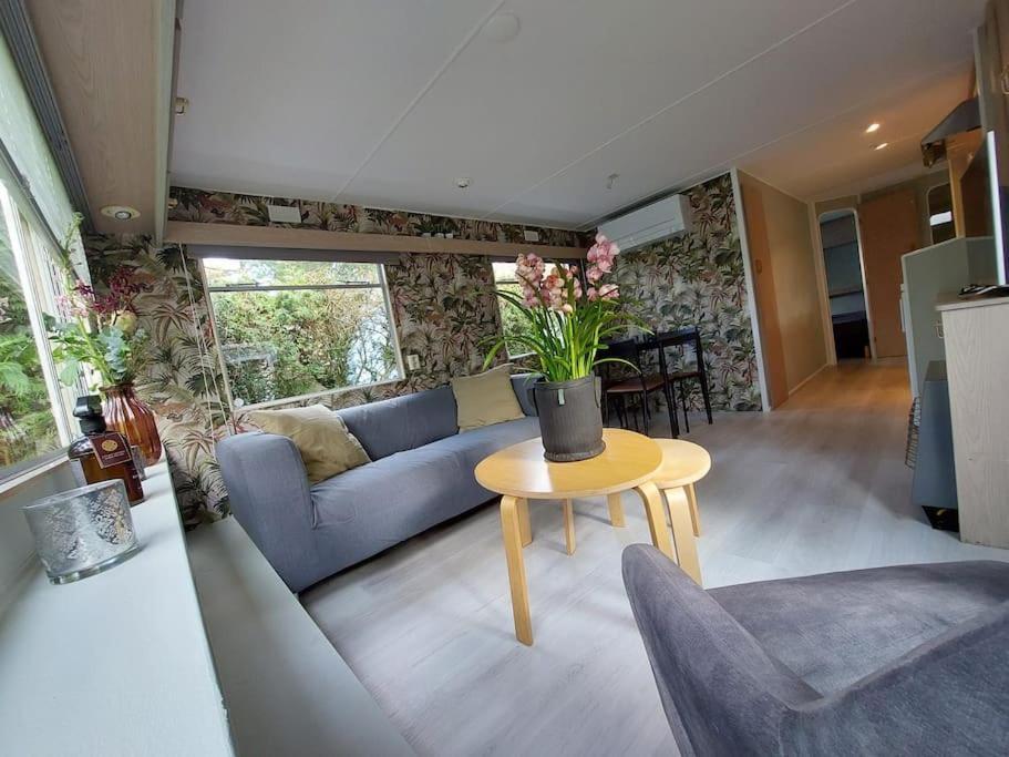 Te Huur: Leuke 4-Persoons Stacaravan Op Top Locatie! Hoenderloo Luaran gambar