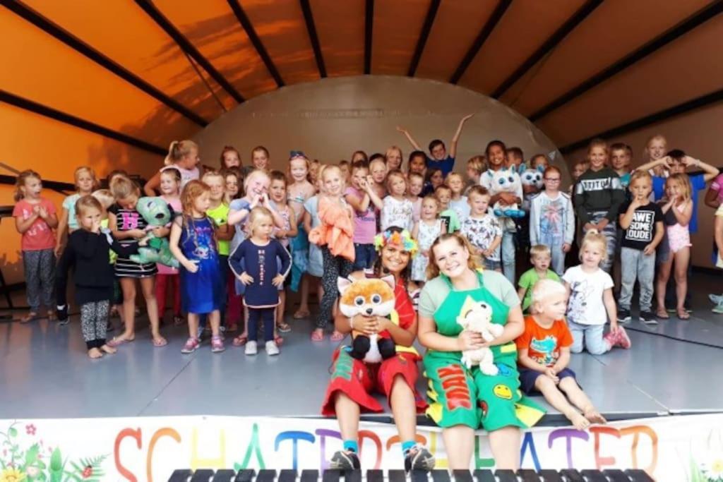 Te Huur: Leuke 4-Persoons Stacaravan Op Top Locatie! Hoenderloo Luaran gambar