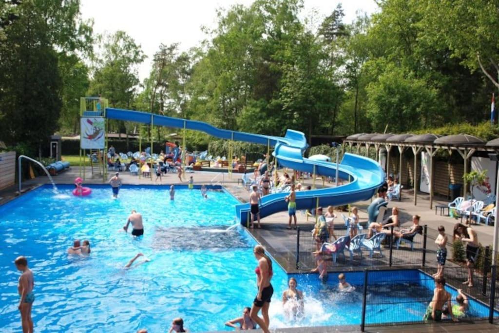Te Huur: Leuke 4-Persoons Stacaravan Op Top Locatie! Hoenderloo Luaran gambar